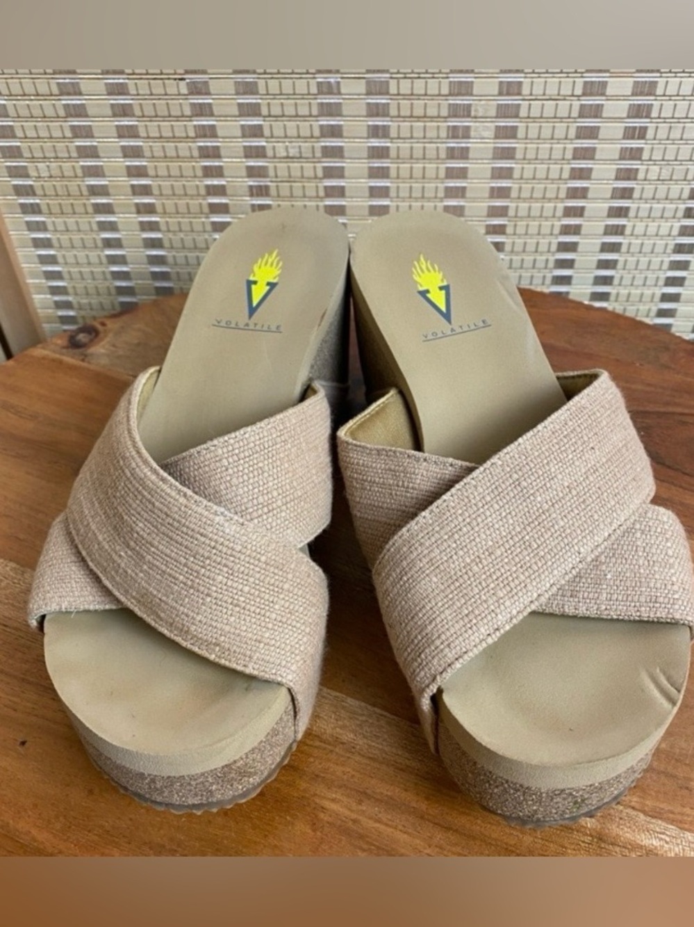 Volatile Woman’s 6 Sandals Mantle Neutral Beige Linen
